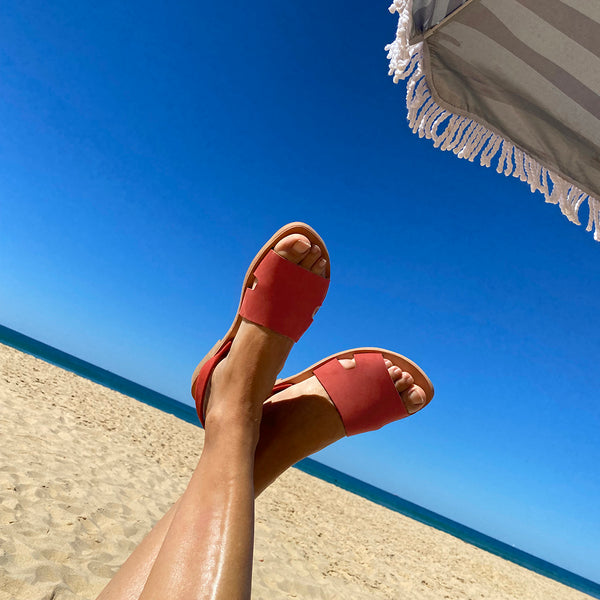 Elsa Avarcas Sandals in Camel
