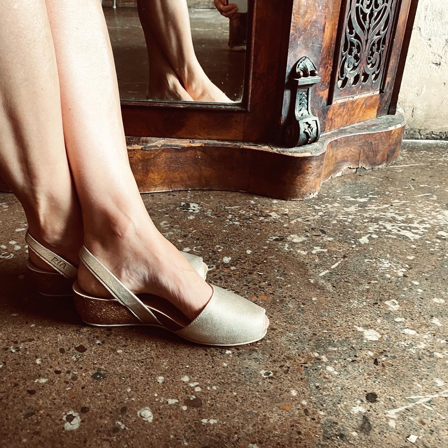 Turo Avarcas Cork Wedge in Gold