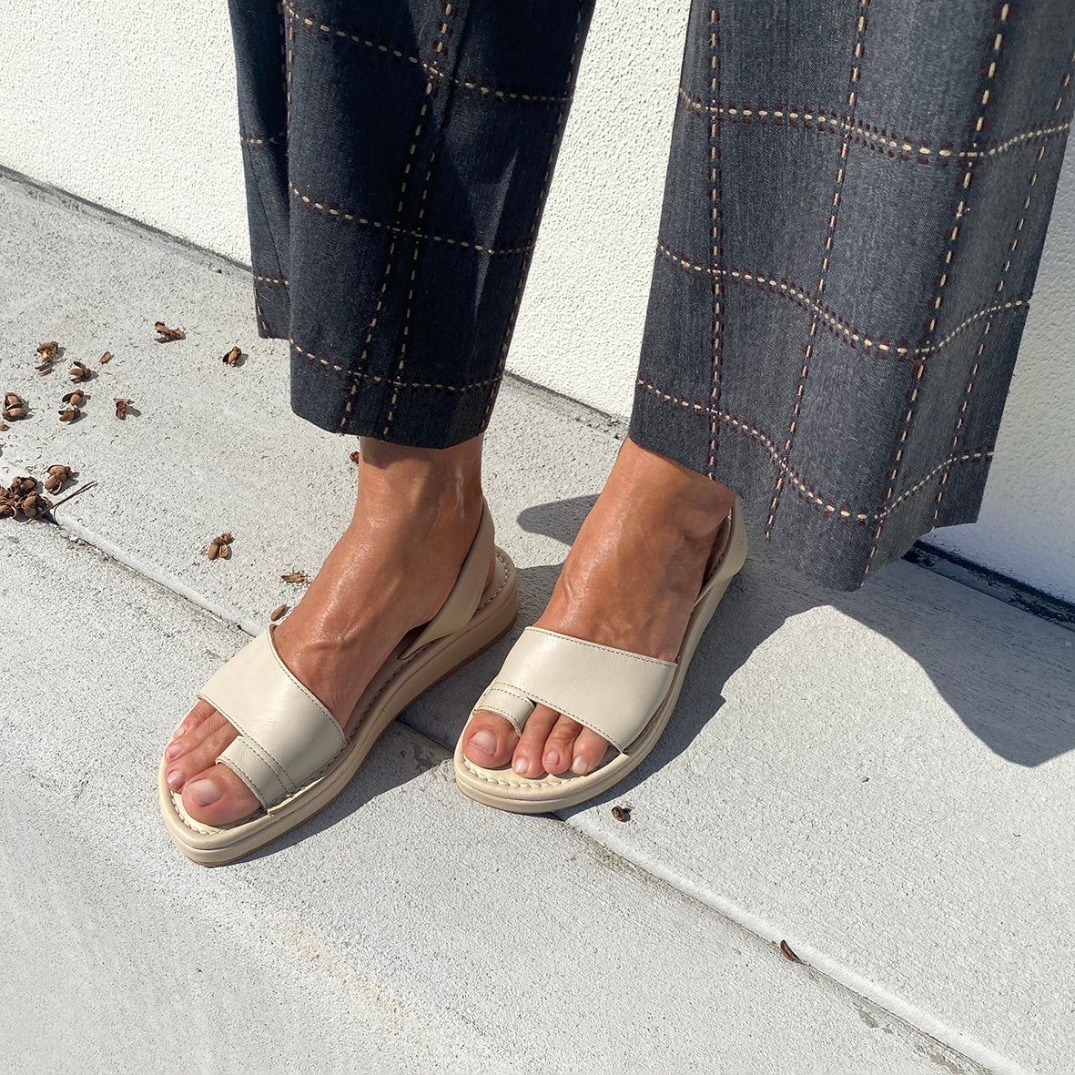 Roma Cushioned Avarcas Sandals in Cream