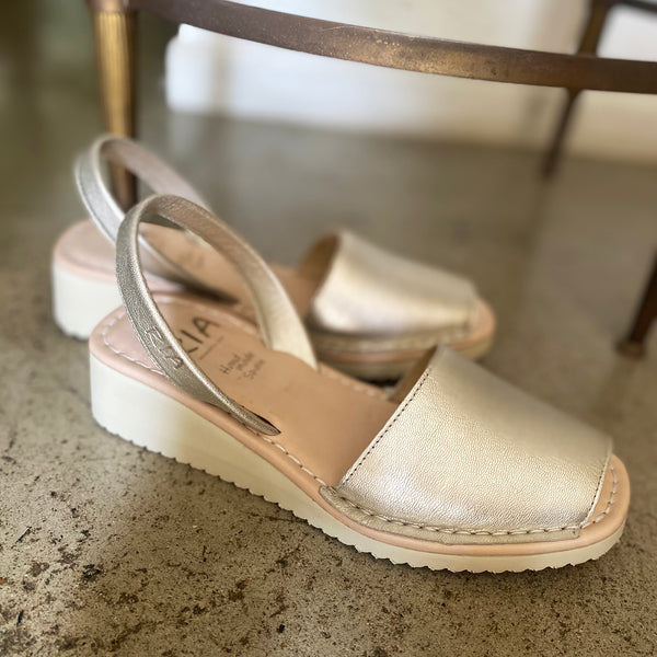 Mabel Cushioned Light Wedge in Pearl