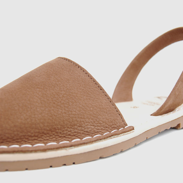 Tierra Cushioned Avarcas Sandals in Hazelnut