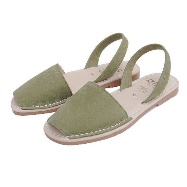 Tierra Cushioned Avarcas Sandals in Moss